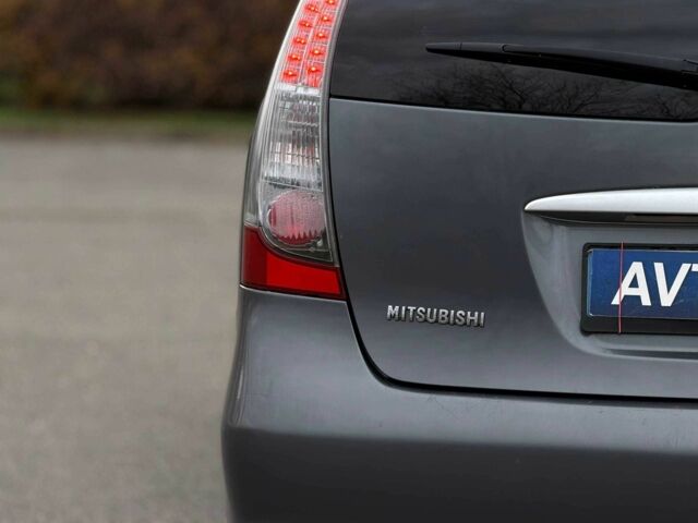 Серый Мицубиси Грандис, объемом двигателя 2.4 л и пробегом 220 тыс. км за 5700 $, фото 8 на Automoto.ua