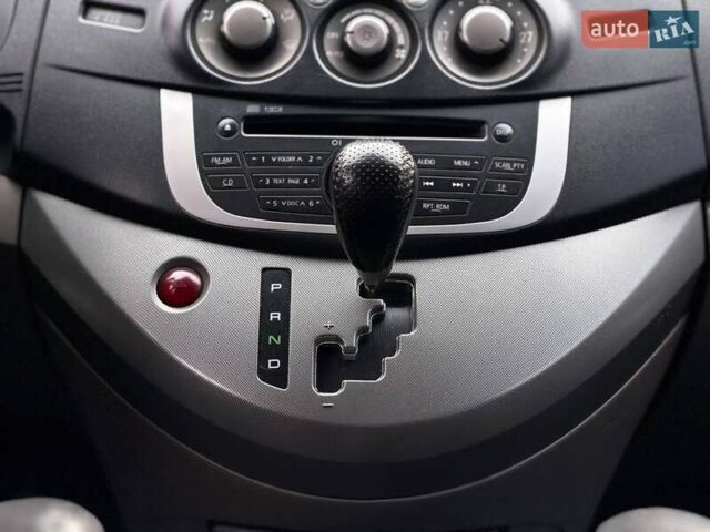 Серый Мицубиси Грандис, объемом двигателя 2.38 л и пробегом 220 тыс. км за 5700 $, фото 42 на Automoto.ua