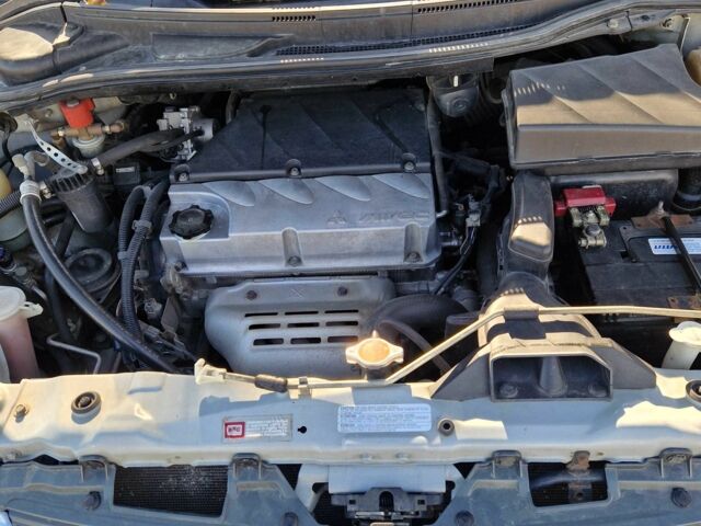 Серый Мицубиси Грандис, объемом двигателя 2.4 л и пробегом 182 тыс. км за 6500 $, фото 8 на Automoto.ua