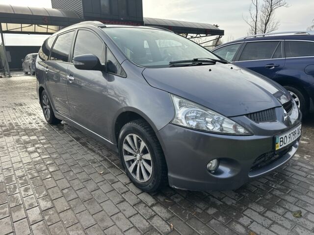 Серый Мицубиси Грандис, объемом двигателя 2.4 л и пробегом 191 тыс. км за 6865 $, фото 1 на Automoto.ua