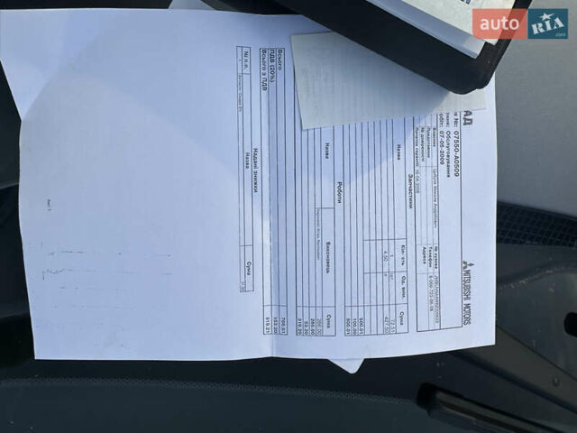 Сірий Міцубісі Грандіс, об'ємом двигуна 2.38 л та пробігом 207 тис. км за 6700 $, фото 41 на Automoto.ua