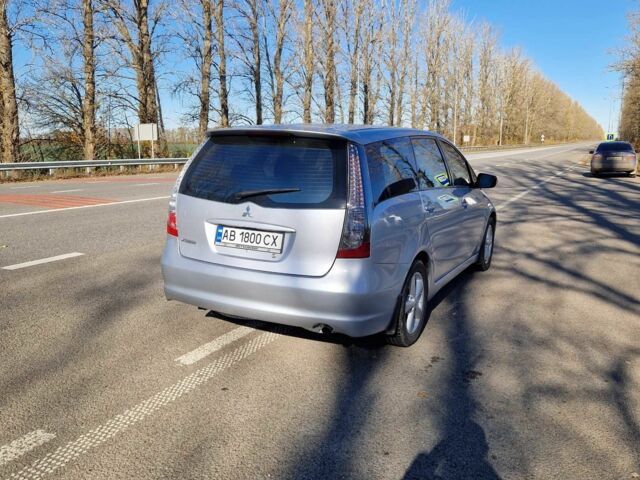 Серый Мицубиси Грандис, объемом двигателя 2.4 л и пробегом 182 тыс. км за 6500 $, фото 4 на Automoto.ua