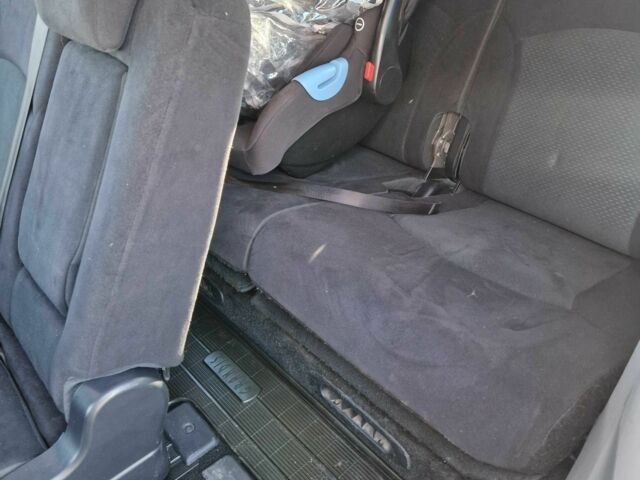 Серый Мицубиси Грандис, объемом двигателя 2.4 л и пробегом 182 тыс. км за 6500 $, фото 7 на Automoto.ua