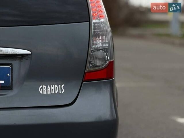 Серый Мицубиси Грандис, объемом двигателя 2.38 л и пробегом 220 тыс. км за 5700 $, фото 21 на Automoto.ua