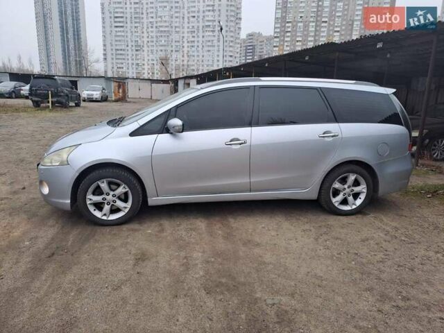 Серый Мицубиси Грандис, объемом двигателя 2.4 л и пробегом 351 тыс. км за 8000 $, фото 3 на Automoto.ua