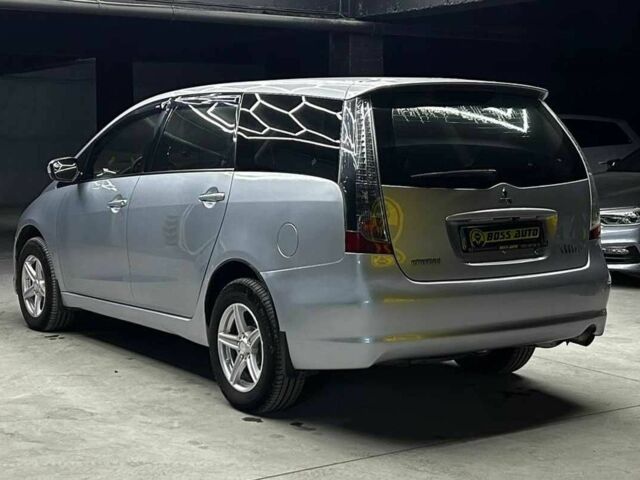 Сірий Міцубісі Грандіс, об'ємом двигуна 2.4 л та пробігом 274 тис. км за 8300 $, фото 3 на Automoto.ua