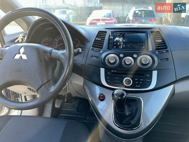 Серый Мицубиси Грандис, объемом двигателя 2.4 л и пробегом 276 тыс. км за 6800 $, фото 17 на Automoto.ua
