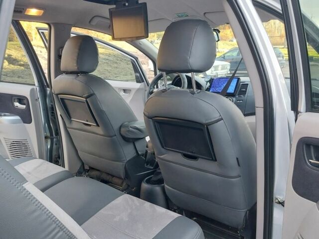 Сірий Міцубісі Грандіс, об'ємом двигуна 0 л та пробігом 296 тис. км за 7000 $, фото 6 на Automoto.ua