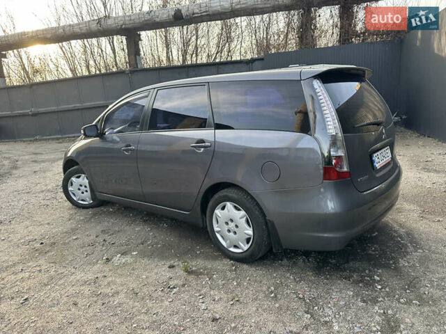 Сірий Міцубісі Грандіс, об'ємом двигуна 2.38 л та пробігом 207 тис. км за 6700 $, фото 14 на Automoto.ua