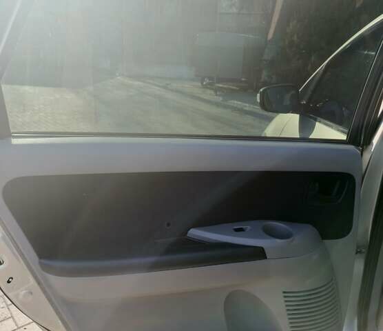 Сірий Міцубісі Грандіс, об'ємом двигуна 2.4 л та пробігом 250 тис. км за 6700 $, фото 4 на Automoto.ua