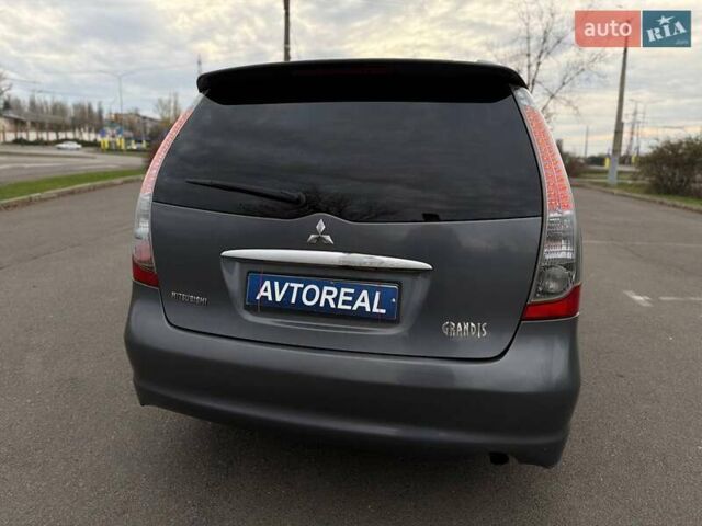 Серый Мицубиси Грандис, объемом двигателя 2.38 л и пробегом 220 тыс. км за 5700 $, фото 25 на Automoto.ua
