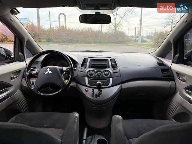 Серый Мицубиси Грандис, объемом двигателя 2.38 л и пробегом 220 тыс. км за 5700 $, фото 38 на Automoto.ua