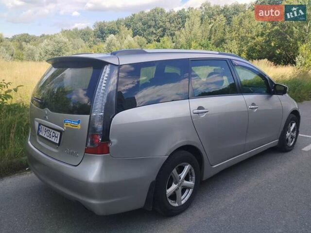 Серый Мицубиси Грандис, объемом двигателя 2.4 л и пробегом 363 тыс. км за 6100 $, фото 1 на Automoto.ua