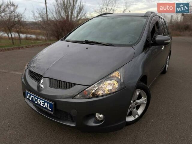 Серый Мицубиси Грандис, объемом двигателя 2.38 л и пробегом 220 тыс. км за 5700 $, фото 10 на Automoto.ua