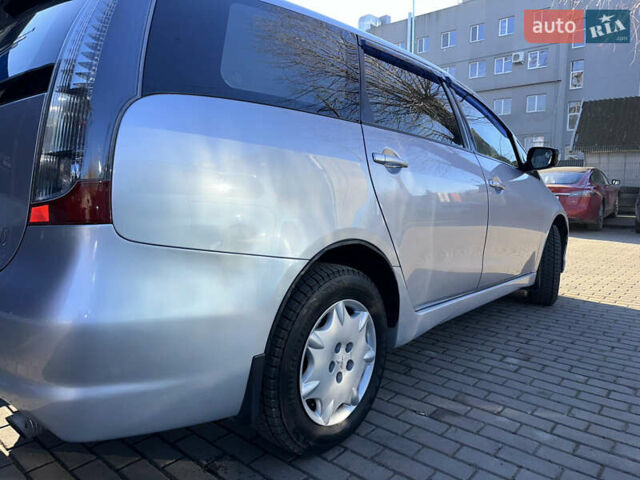 Серый Мицубиси Грандис, объемом двигателя 2.4 л и пробегом 276 тыс. км за 6800 $, фото 9 на Automoto.ua