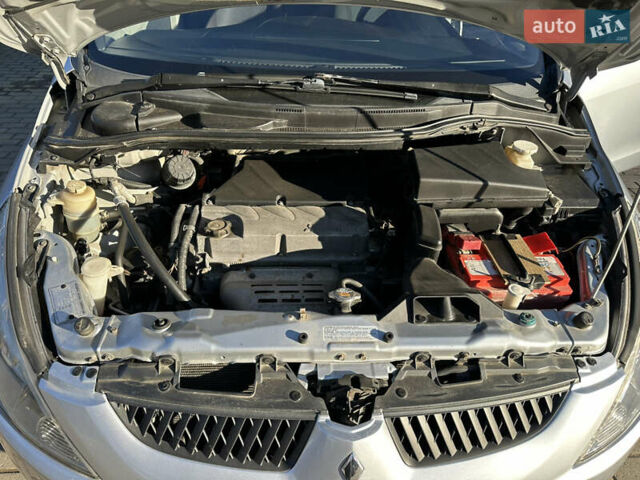 Серый Мицубиси Грандис, объемом двигателя 2.4 л и пробегом 276 тыс. км за 6800 $, фото 42 на Automoto.ua