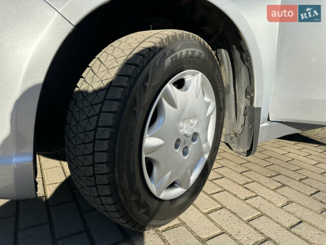 Серый Мицубиси Грандис, объемом двигателя 2.4 л и пробегом 276 тыс. км за 6800 $, фото 41 на Automoto.ua