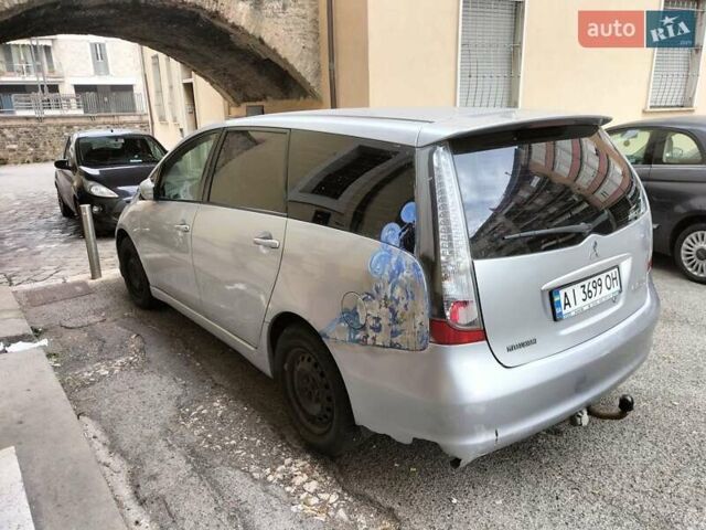 Серый Мицубиси Грандис, объемом двигателя 2.4 л и пробегом 480 тыс. км за 5800 $, фото 3 на Automoto.ua
