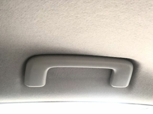 Серый Мицубиси Грандис, объемом двигателя 2.4 л и пробегом 222 тыс. км за 7800 $, фото 20 на Automoto.ua