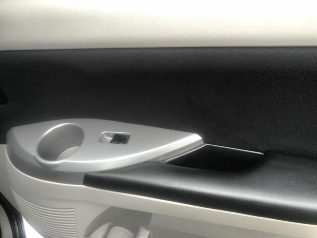 Серый Мицубиси Грандис, объемом двигателя 2.4 л и пробегом 222 тыс. км за 7800 $, фото 18 на Automoto.ua