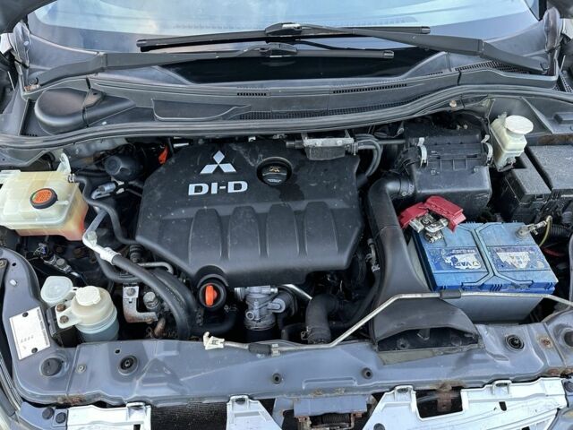 Мицубиси Грандис 2009 в Коломые на Automoto.ua Серый Мицубиси Грандис, объемом двигателя 0 л и пробегом 392 тыс. км за 2600 $, фото 9 на Automoto.ua