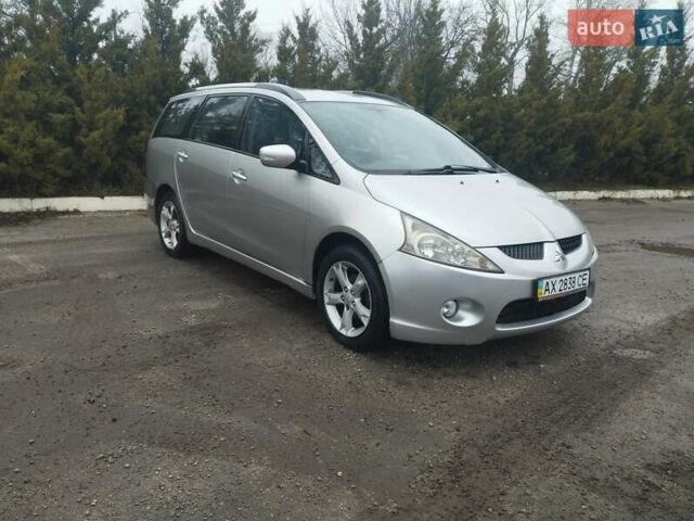 Серый Мицубиси Грандис, объемом двигателя 2.4 л и пробегом 153 тыс. км за 6900 $, фото 2 на Automoto.ua