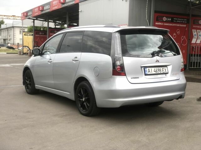 Серый Мицубиси Грандис, объемом двигателя 2.4 л и пробегом 222 тыс. км за 7800 $, фото 2 на Automoto.ua