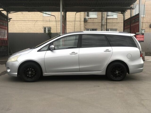 Серый Мицубиси Грандис, объемом двигателя 2.4 л и пробегом 222 тыс. км за 7800 $, фото 1 на Automoto.ua