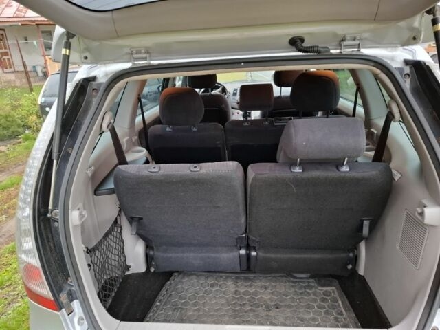 Сірий Міцубісі Грандіс, об'ємом двигуна 2 л та пробігом 237 тис. км за 3500 $, фото 4 на Automoto.ua