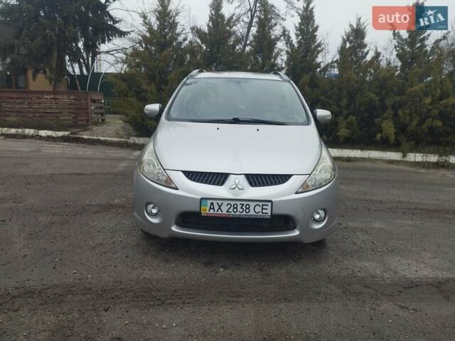 Серый Мицубиси Грандис, объемом двигателя 2.4 л и пробегом 153 тыс. км за 6900 $, фото 3 на Automoto.ua