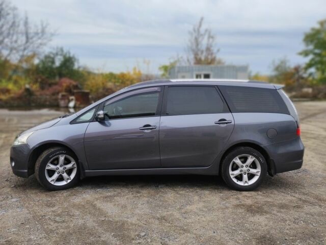 Серый Мицубиси Грандис, объемом двигателя 2.4 л и пробегом 180 тыс. км за 7500 $, фото 1 на Automoto.ua