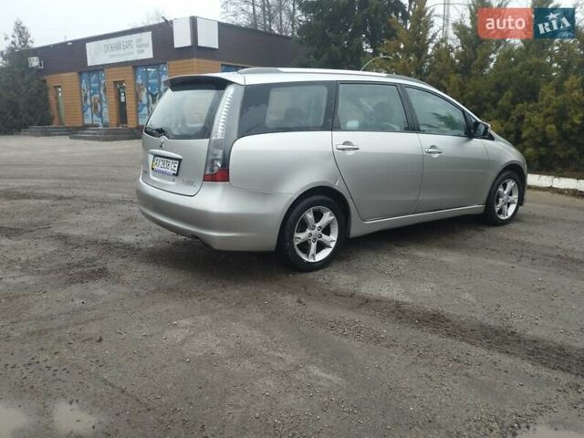 Серый Мицубиси Грандис, объемом двигателя 2.4 л и пробегом 153 тыс. км за 6900 $, фото 5 на Automoto.ua