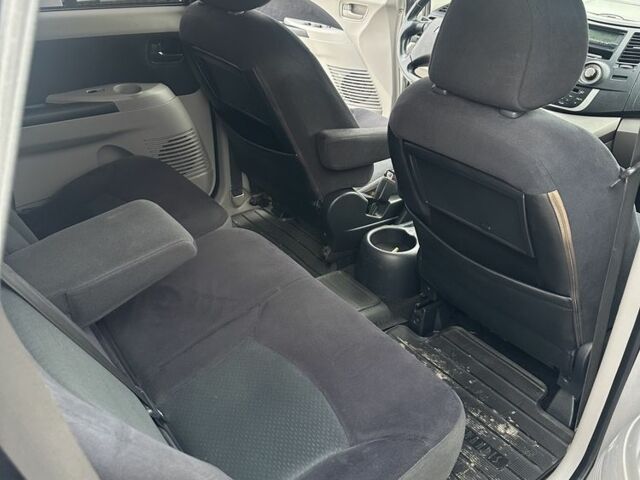 Сірий Міцубісі Грандіс, об'ємом двигуна 2.4 л та пробігом 255 тис. км за 4900 $, фото 13 на Automoto.ua