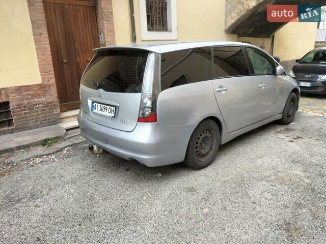 Серый Мицубиси Грандис, объемом двигателя 2.4 л и пробегом 480 тыс. км за 5800 $, фото 5 на Automoto.ua