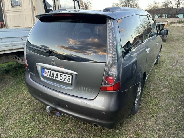Мицубиси Грандис 2009 в Коломые на Automoto.ua Серый Мицубиси Грандис, объемом двигателя 0 л и пробегом 392 тыс. км за 2600 $, фото 4 на Automoto.ua