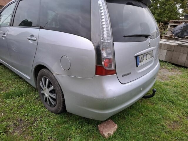 Сірий Міцубісі Грандіс, об'ємом двигуна 2 л та пробігом 237 тис. км за 3500 $, фото 2 на Automoto.ua