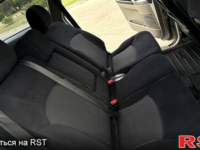 Серый Мицубиси Грандис, объемом двигателя 2.4 л и пробегом 93 тыс. км за 8800 $, фото 4 на Automoto.ua