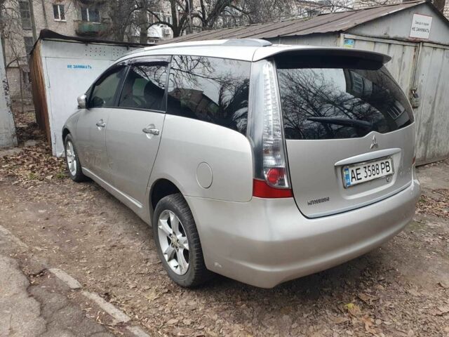 Серый Мицубиси Грандис, объемом двигателя 2.4 л и пробегом 220 тыс. км за 6000 $, фото 6 на Automoto.ua