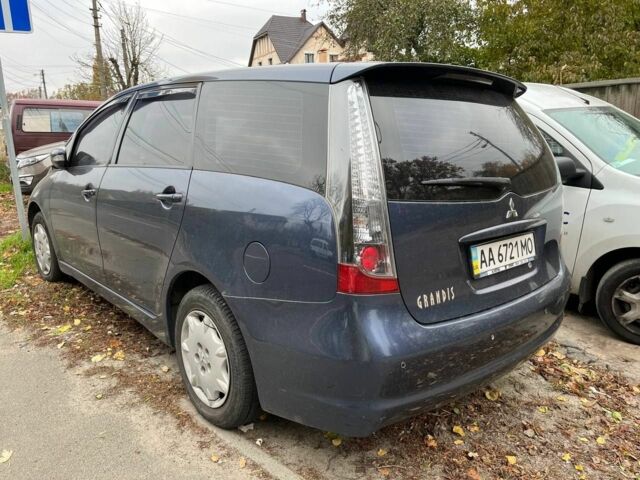 Синій Міцубісі Грандіс, об'ємом двигуна 2.4 л та пробігом 266 тис. км за 5200 $, фото 2 на Automoto.ua