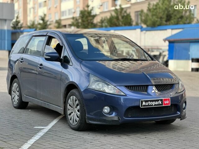 Синий Мицубиси Грандис, объемом двигателя 2.4 л и пробегом 250 тыс. км за 6490 $, фото 2 на Automoto.ua