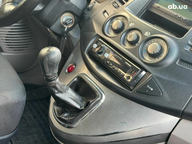Синий Мицубиси Грандис, объемом двигателя 2.4 л и пробегом 250 тыс. км за 6490 $, фото 21 на Automoto.ua