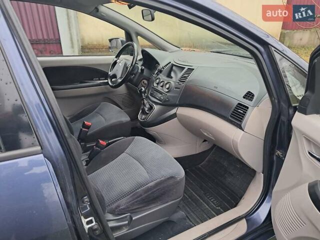 Синій Міцубісі Грандіс, об'ємом двигуна 2 л та пробігом 291 тис. км за 5400 $, фото 4 на Automoto.ua