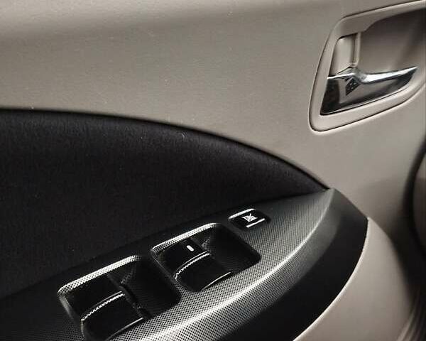 Синий Мицубиси Грандис, объемом двигателя 2 л и пробегом 250 тыс. км за 5500 $, фото 5 на Automoto.ua