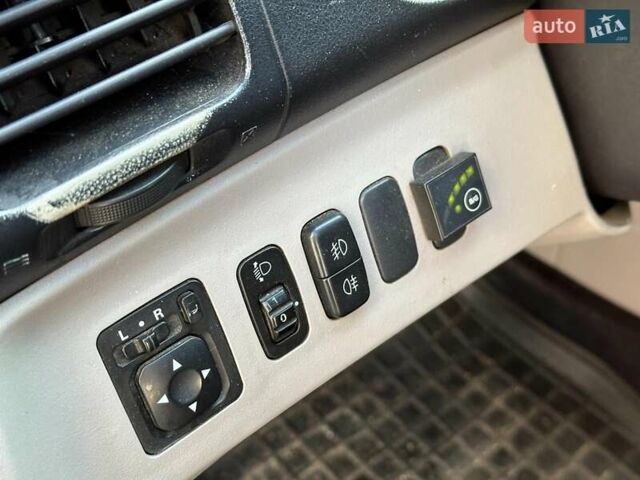 Синій Міцубісі Грандіс, об'ємом двигуна 2.4 л та пробігом 250 тис. км за 6490 $, фото 10 на Automoto.ua