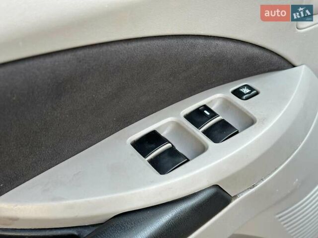 Синій Міцубісі Грандіс, об'ємом двигуна 2.4 л та пробігом 250 тис. км за 6490 $, фото 9 на Automoto.ua