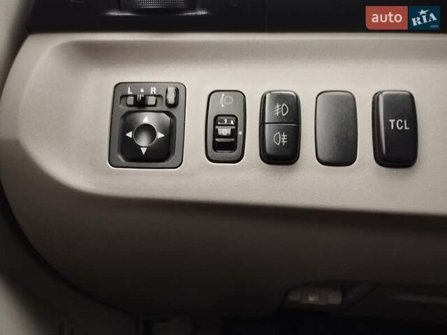 Синий Мицубиси Грандис, объемом двигателя 2 л и пробегом 250 тыс. км за 5500 $, фото 6 на Automoto.ua