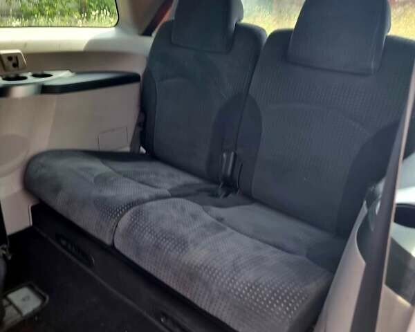 Синий Мицубиси Грандис, объемом двигателя 2.38 л и пробегом 220 тыс. км за 6500 $, фото 7 на Automoto.ua