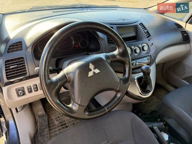 Мицубиси Грандис 2006 в Одессе на Automoto.ua Синий Мицубиси Грандис, объемом двигателя 2.38 л и пробегом 250 тыс. км за 6300 $, фото 12 на Automoto.ua
