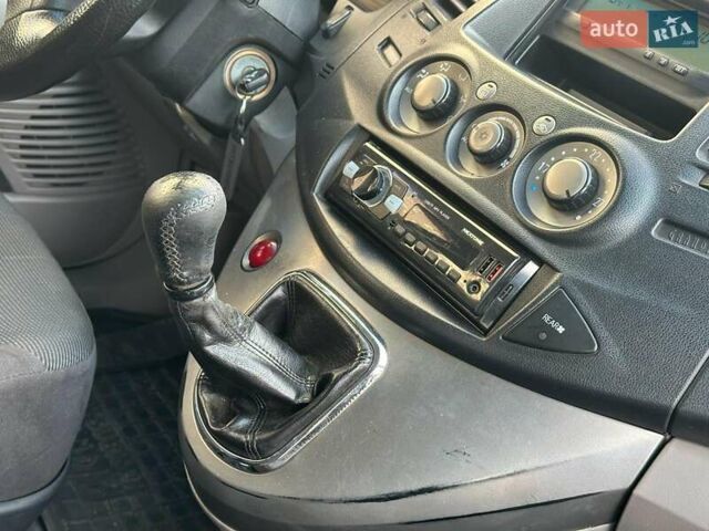 Синий Мицубиси Грандис, объемом двигателя 2.4 л и пробегом 250 тыс. км за 6440 $, фото 21 на Automoto.ua