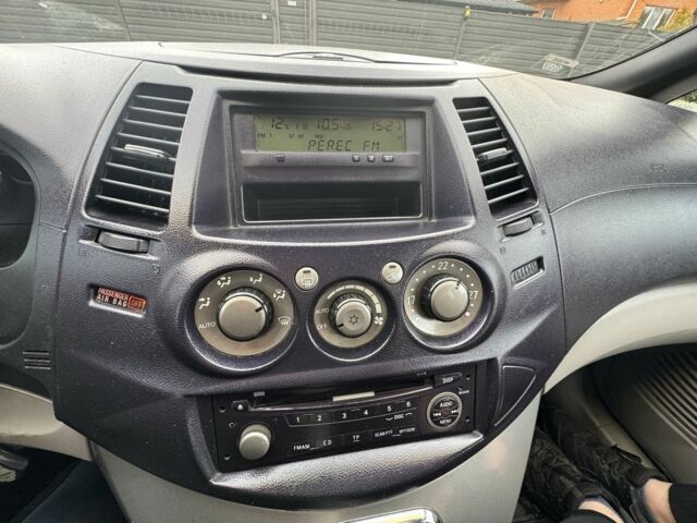 Мицубиси Грандис 2004 в Белой Церкве на Automoto.ua Синий Мицубиси Грандис, объемом двигателя 2.4 л и пробегом 396 тыс. км за 3999 $, фото 6 на Automoto.ua